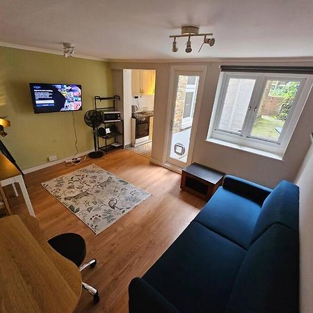 Peaceful And Elegant Appartement Londen Buitenkant foto