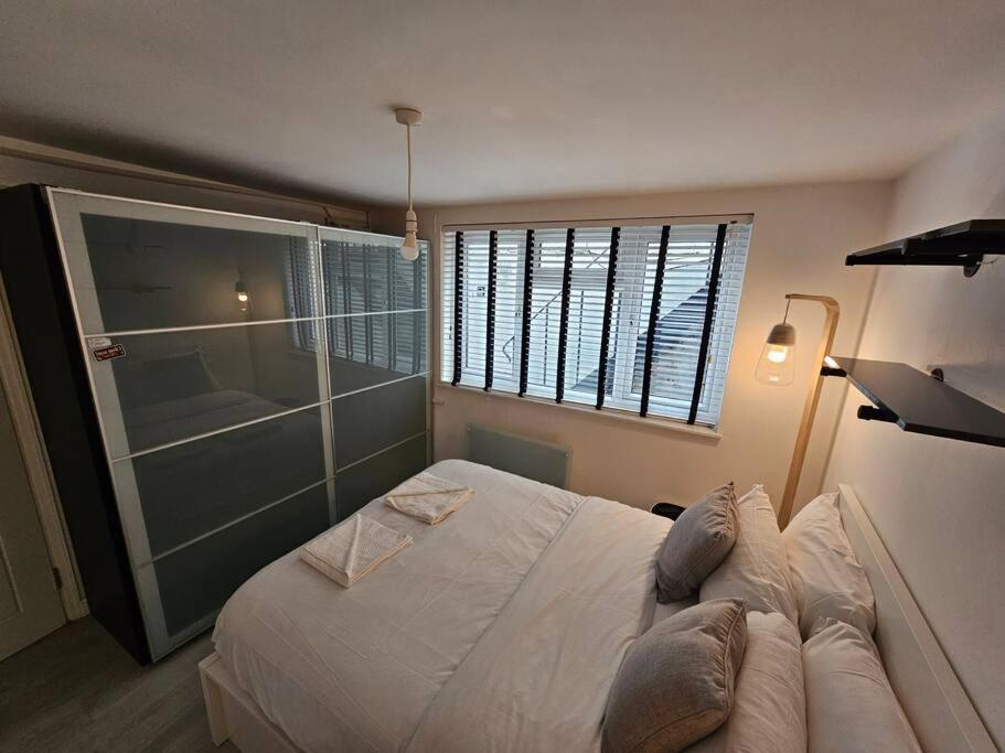 Peaceful And Elegant Appartement Londen Buitenkant foto